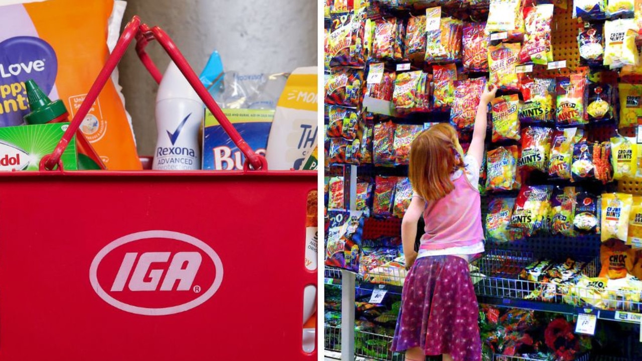 Man’s supermarket checkout act divides Aussies