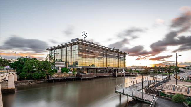 The five level state-of-the-art Mercedes-Benz Brisbane dealership and luxury lifestyle precinct which features the brand’s distinctive 6m high three-pointed star emblem.