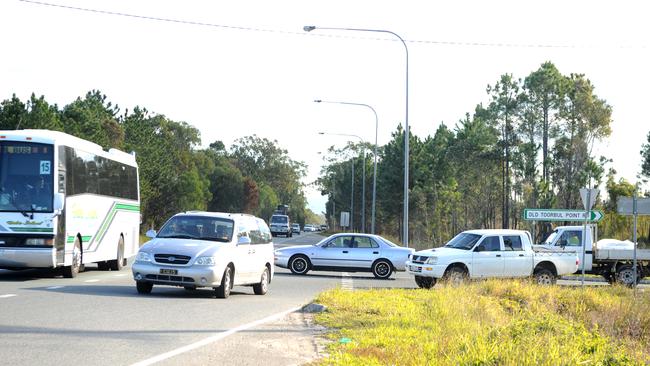 School traffic from St Michael's trying to get onto Bribie Island Rd from Old Toorbul Pt road