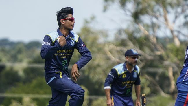 Yohan Maddege bowling for Baxter. Picture: Valeriu Campan