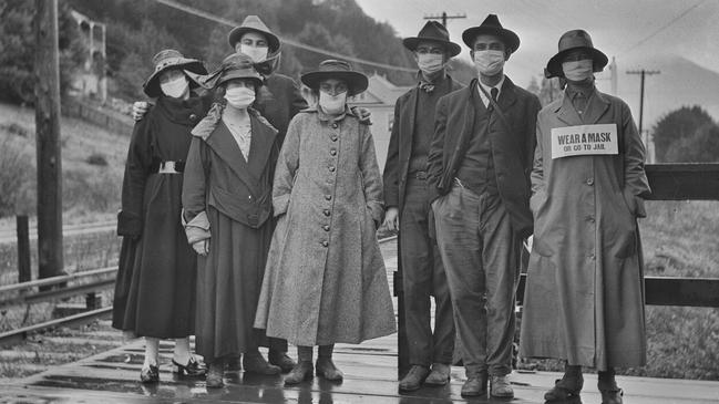 A group of people during the Spanish Flu epidemic of 1918.