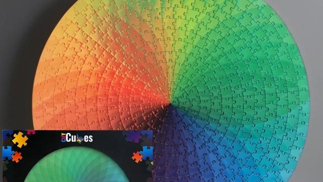 The “unsolvable” puzzle by CMY cubes.
