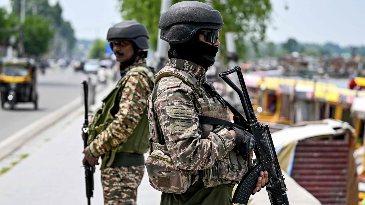 Conflict between India and Pakistan rocks cricket world
