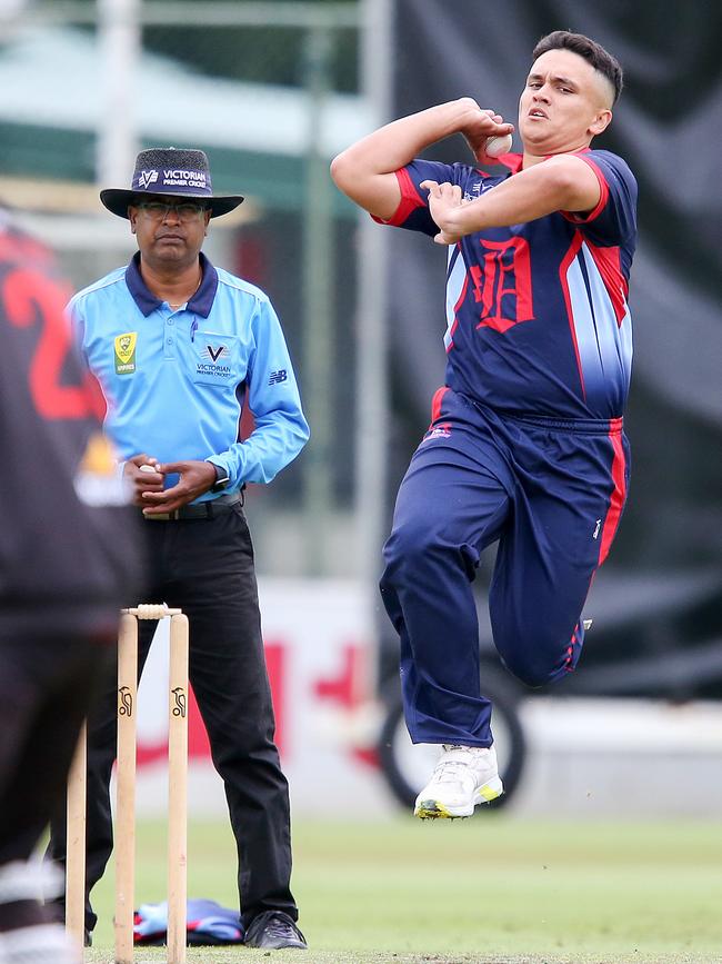 Premier: Matthew Wilson steams in for Dandenong. Picture: George Sal