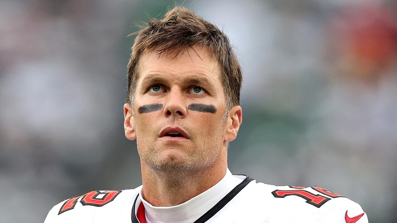 Buccaneers' Tom Brady officially announces retirement: Full statement  includes big-time snubs 