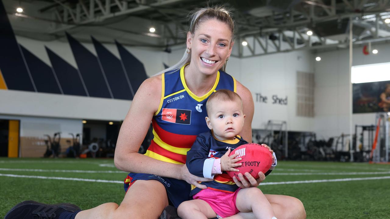 Deni Varnhagen and her baby girl Hali Picture: NCA NewsWire / Kelly Barnes