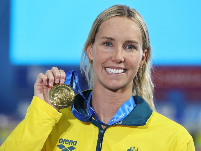 MELBOURNE. 17/12/2022. World Short Course Swimming Championships at Melbourne Sports and Aquatic centre, Melbourne. Australian swimmer Emma McKeon with her gold medal after winning the 50 mtr freestyle . Picture by Michael Klein