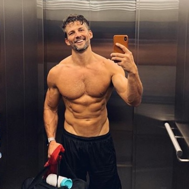 Instagram: Former Bachelor Tim Robards’ shirtless elevator selfie ...