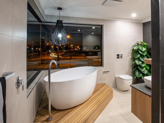 *STRICTLY EMBARGOED FOR HOME MAGAZINE USE ONLY* 2019 NSW HIA KITCHENS AND BATHROOMS BATHROOM IN A DISPLAY HOME 25992-NSW-ZRBDIS-Vogue Homes