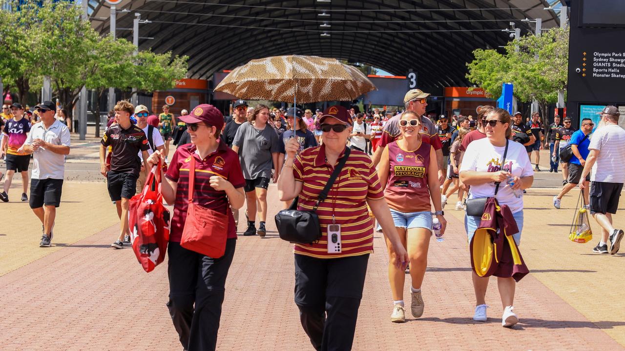 SYDNEY, AUSTRALIA - OCTOBER 01: Broncos fans arrive ahead of the 2023 NRL Grand Final at Accor Stadium on October 01, 2023 in Sydney, Australia. (Photo by Jenny Evans/Getty Images)