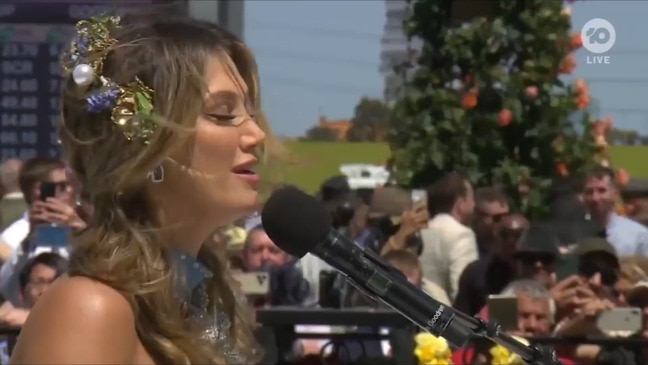 Delta Goodrem entertainment divides fans at Melbourne Cup