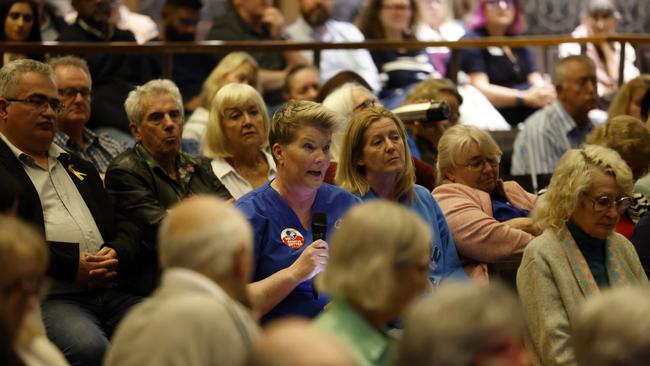 Northern Beaches Hospital nurse Sheriden Brady asks a question. Picture: Jonathan Ng