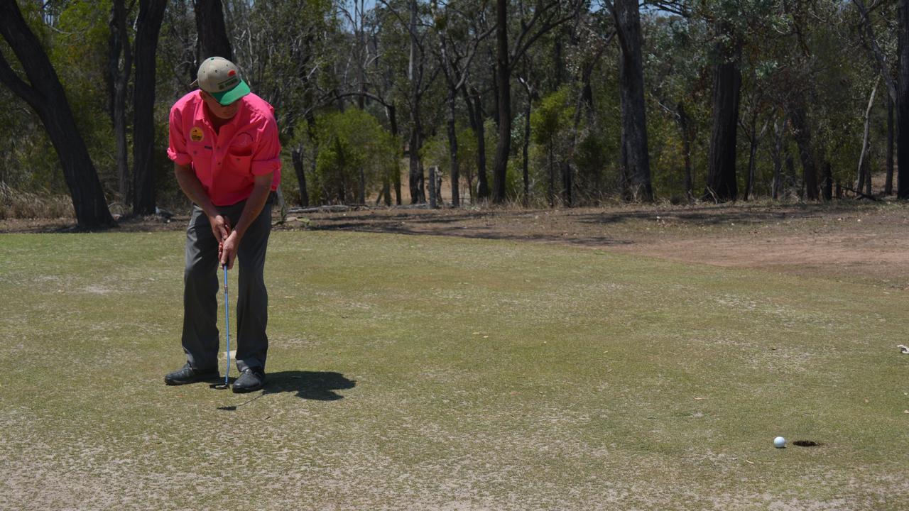 Craig Stephens puts the ball at the Proston Pink Golf Day on Saturday, November 16. (Photo: Jessica McGrath)