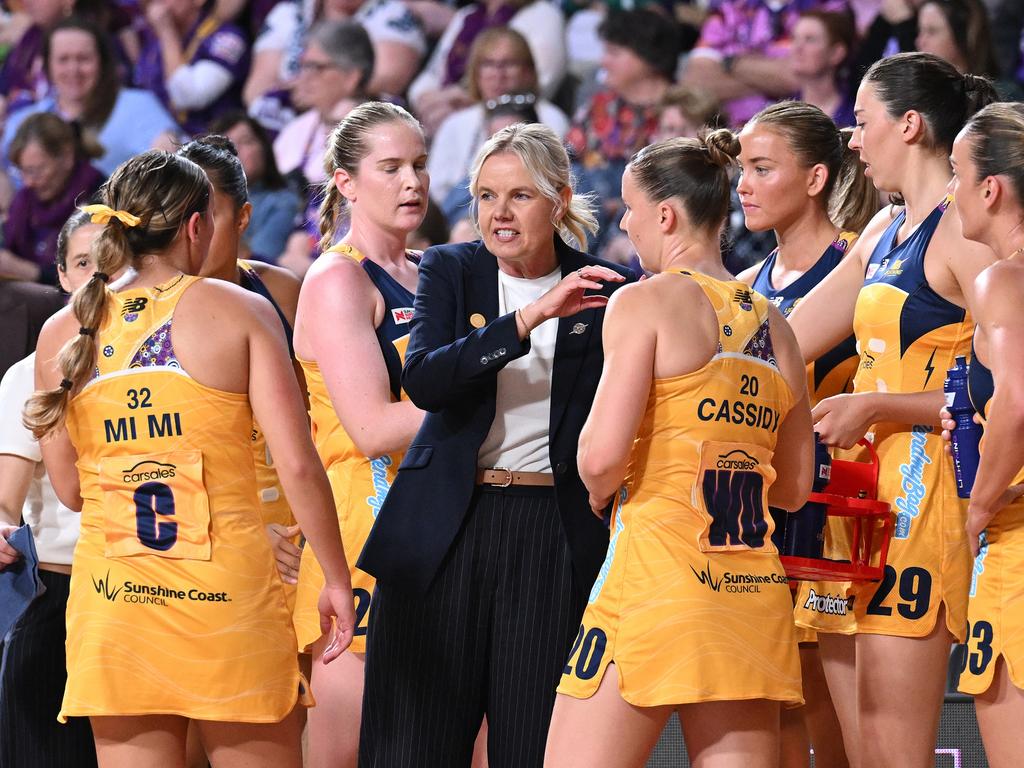 Lightning coach Belinda Reynolds talks her to her players during a timeout. Picture: Getty Images