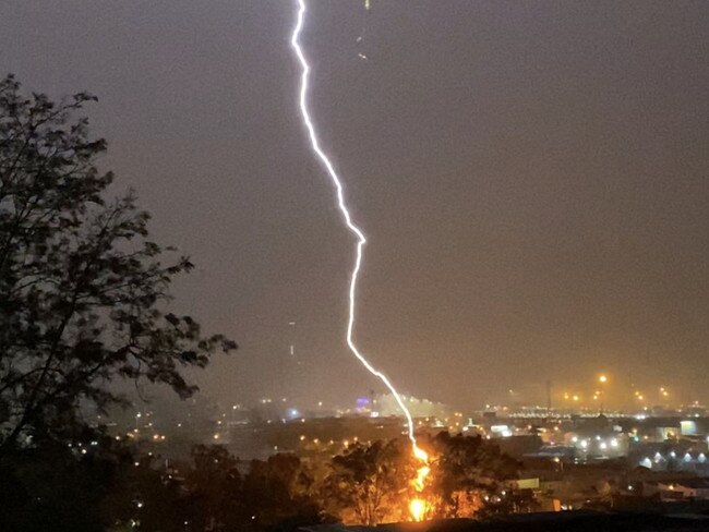 Lightning strikes in Brisbane. Picture: Greg Wah / @TheWah