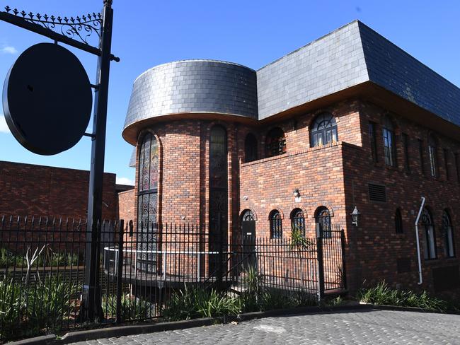 The exterior of the Ambassador apartment block is seen from the Neapean highway in Frankston on Friday, September, 23, 2017. (AAP Image/James Ross) NO ARCHIVING