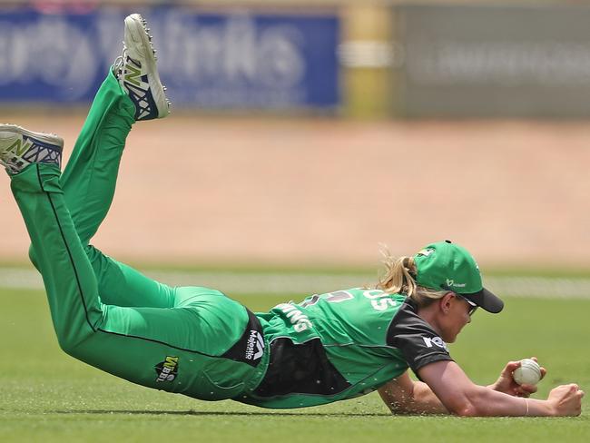 Meg Lanning of the Stars taking a spectacular diving catch to dismiss Rachael Haynes of the Thunder during the Women's Big Bash League match on December 13. Picture: Scott Barbour/Getty Images