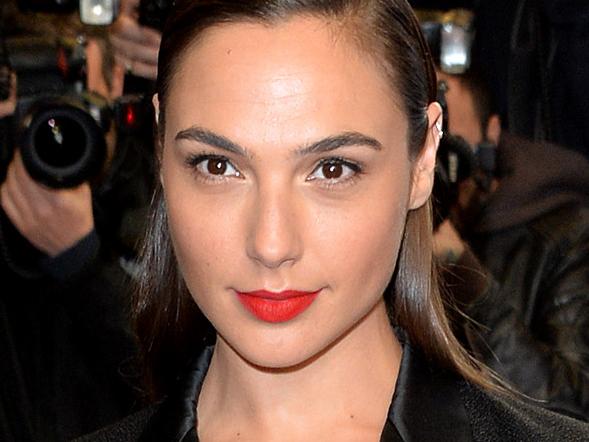 LONDON, ENGLAND - APRIL 07:  Gal Gadot attends the UK premiere of 'Criminal' at The Curzon Mayfair on April 7, 2016 in London, England.  (Photo by Anthony Harvey/Getty Images)