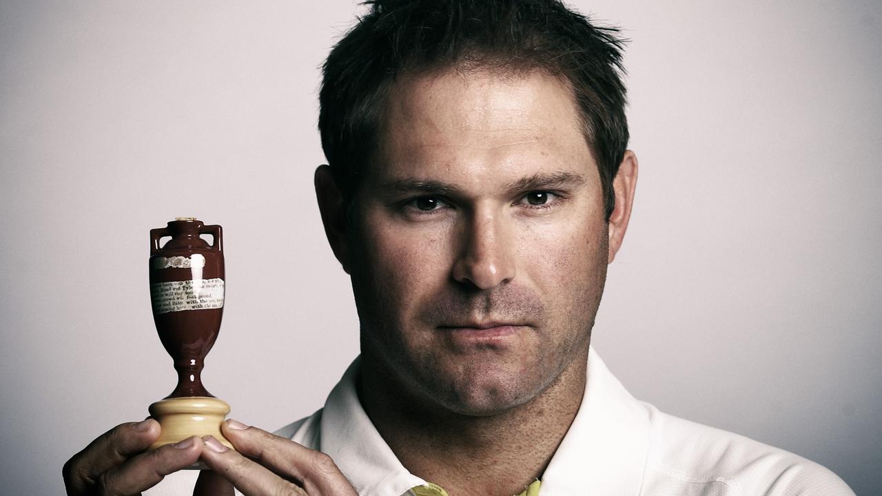 SYDNEY, AUSTRALIA - AUGUST 28: (EDITORS NOTE: This image has been processed using digital filters) Ryan Harris of Australia poses during an Australian Cricket Team Ashes portrait session on August 28, 2014 in Sydney, Australia. (Photo by Ryan Pierse/Getty Images)