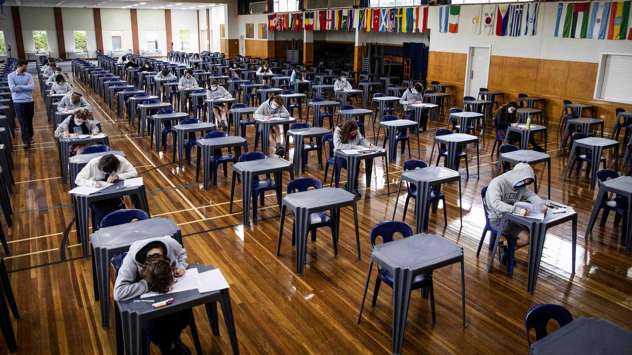 Calculators gave some students an unfair edge in VCE maths exam | NT News