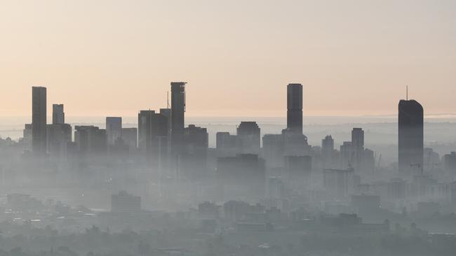 Heavy smoke is affecting parts of Brisbane this morning. Picture: Peter Wallis