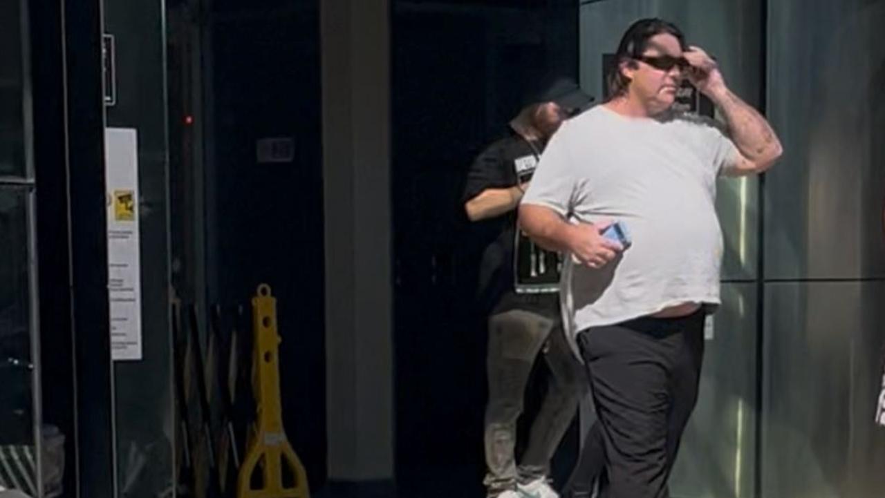 ‘Completely chaotic’: Dad of 11 turns taser on police