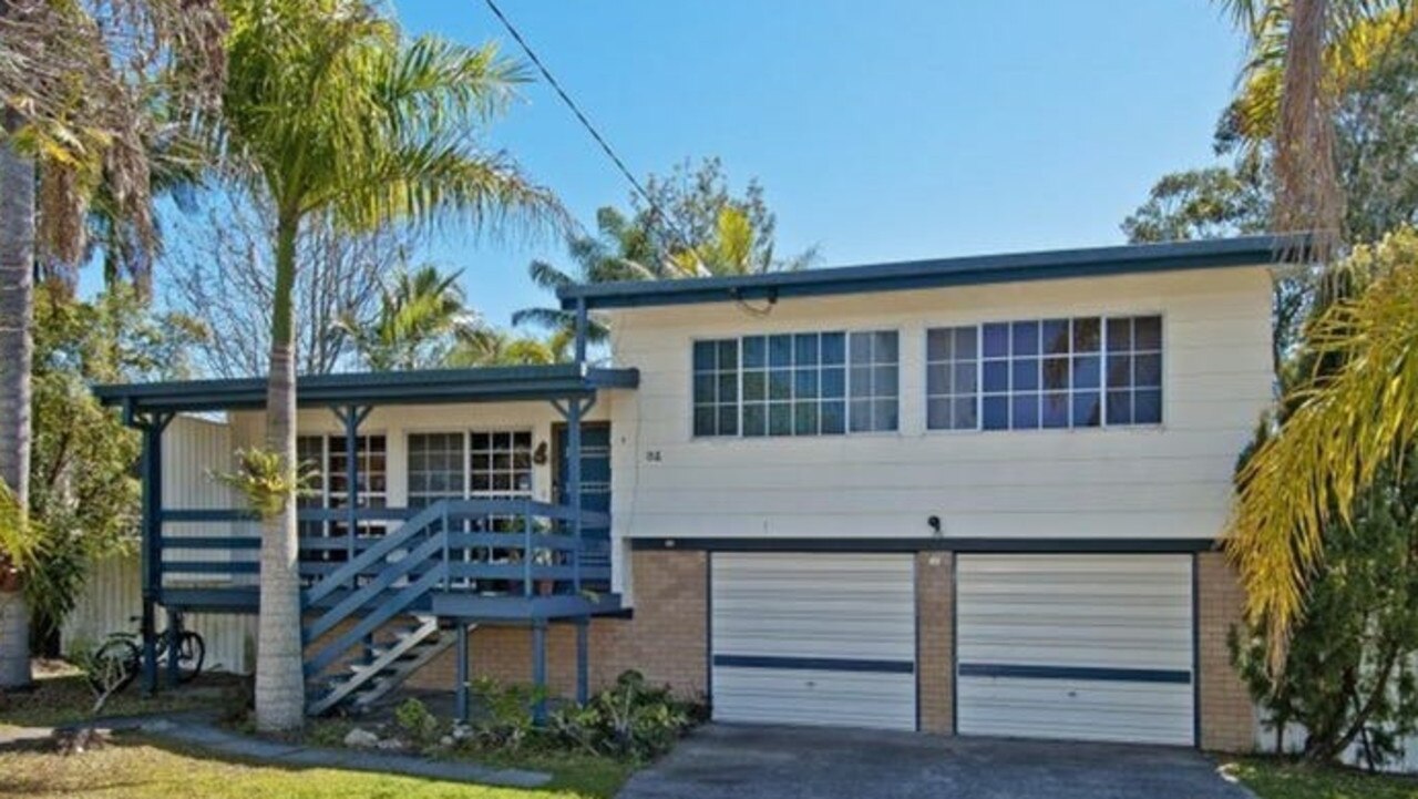 An interstate investor paid $276,000 for this split-level house in Logan Central 10 years ago. It was advertised at offers over $599,000 and is now under offer.