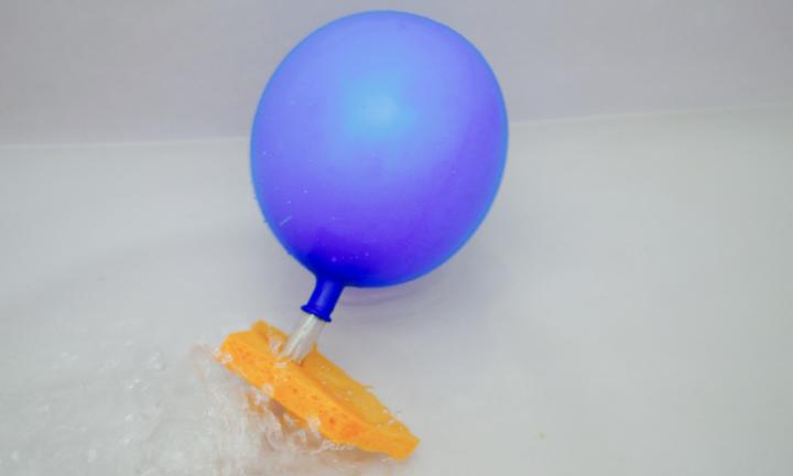 balloon propelled boat