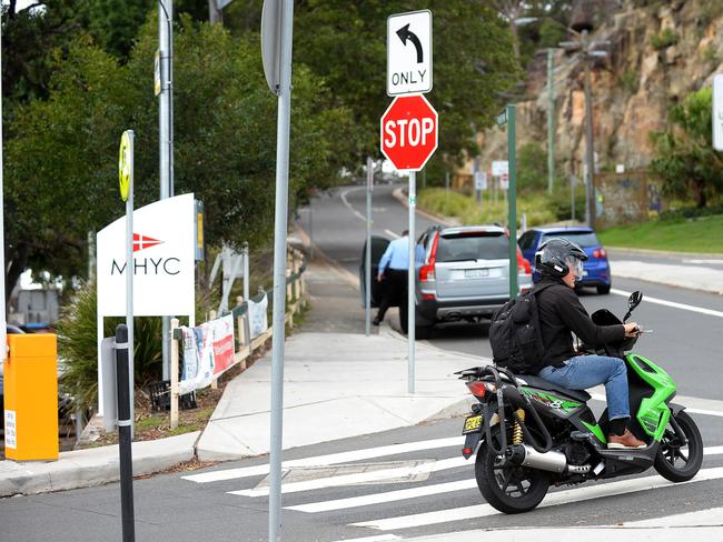 Mosman Council has called on Roads and Maritime Servcies to pay for traffic lights to deter rat-runners/ Picture: Elenor Tedenborg