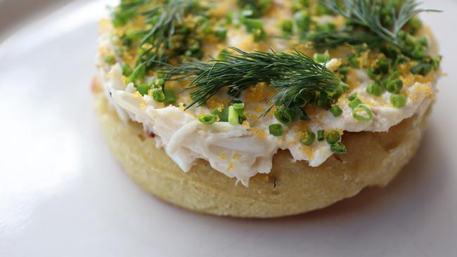 Blue swimmer crab crumpet, bottarga, chives and dill at 2KW