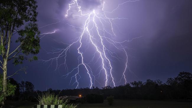 Brisbane Weather: Severe Thunderstorm Warning For Southeast Queensland ...