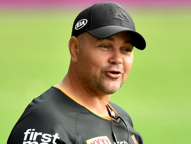 Broncos coach Anthony Seibold (left) is seen during Brisbane Broncos training at Clive Berghofer Field in Brisbane, Sunday, May 31, 2020. The Broncos will play the Roosters in their round 4 match at Suncorp Stadium on Thursday night. (AAP Image/Darren England) NO ARCHIVING