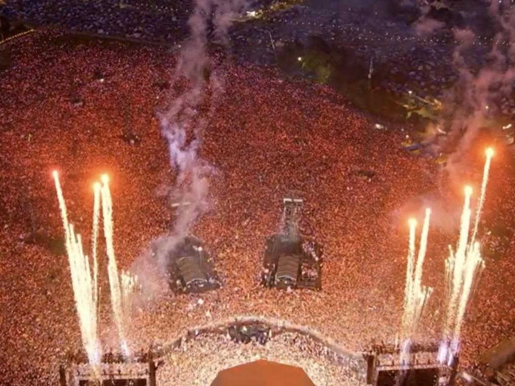 Yes, those are people. More than 100,000 fans watched Coldplay's set.