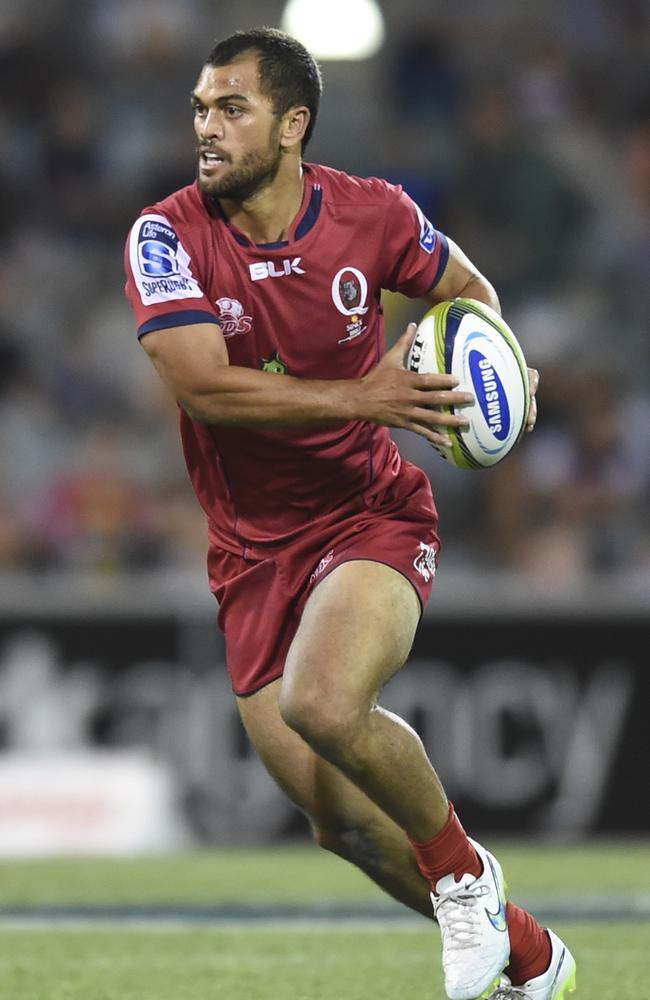 Karmichael Hunt playing for the Reds in his Super Rugby debut.