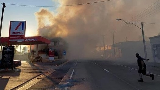 Fire cause investigators will travel from Adelaide to investigate a fire at the Federal Hotel in Peterborough.