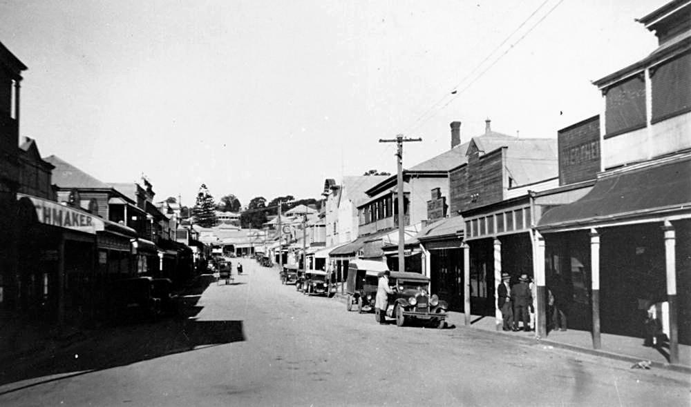 Cars parked in Mary Street Gympie 1928