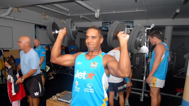 Gold Coast Titans training at Runaway Bay Super Sports Centre : Brenton Bowen