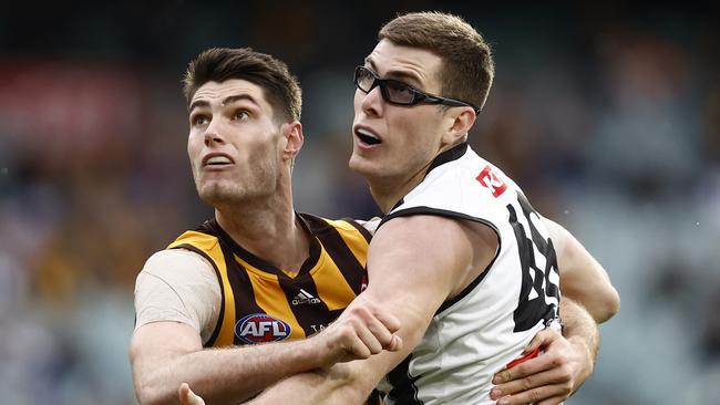 Cox (right) says a traumatic eye injury nearly ended his career. (Photo by Darrian Traynor/Getty Images)