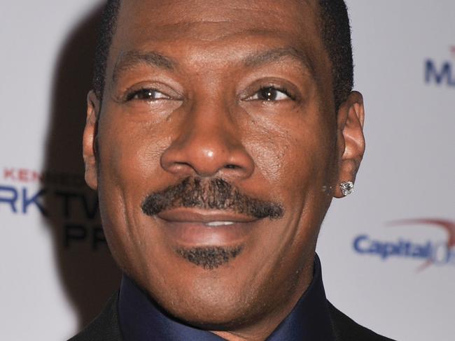 WASHINGTON, DC- OCTOBER 18: Honoree Eddie Murphy poses on the red carpet during the 18th Annual Mark Twain Prize For Humor at The John F. Kennedy Center for Performing Arts on October 18, 2015 in Washington, DC. (Photo by Kris Connor/Getty Images)