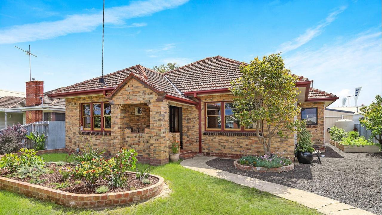 House Prices Fall In 90 Per Cent Of Geelong Suburbs | The Chronicle