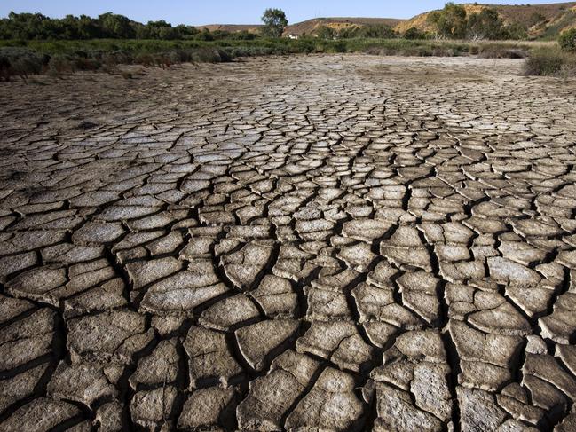 Getty images - cracked earth in the Flinders Ranges