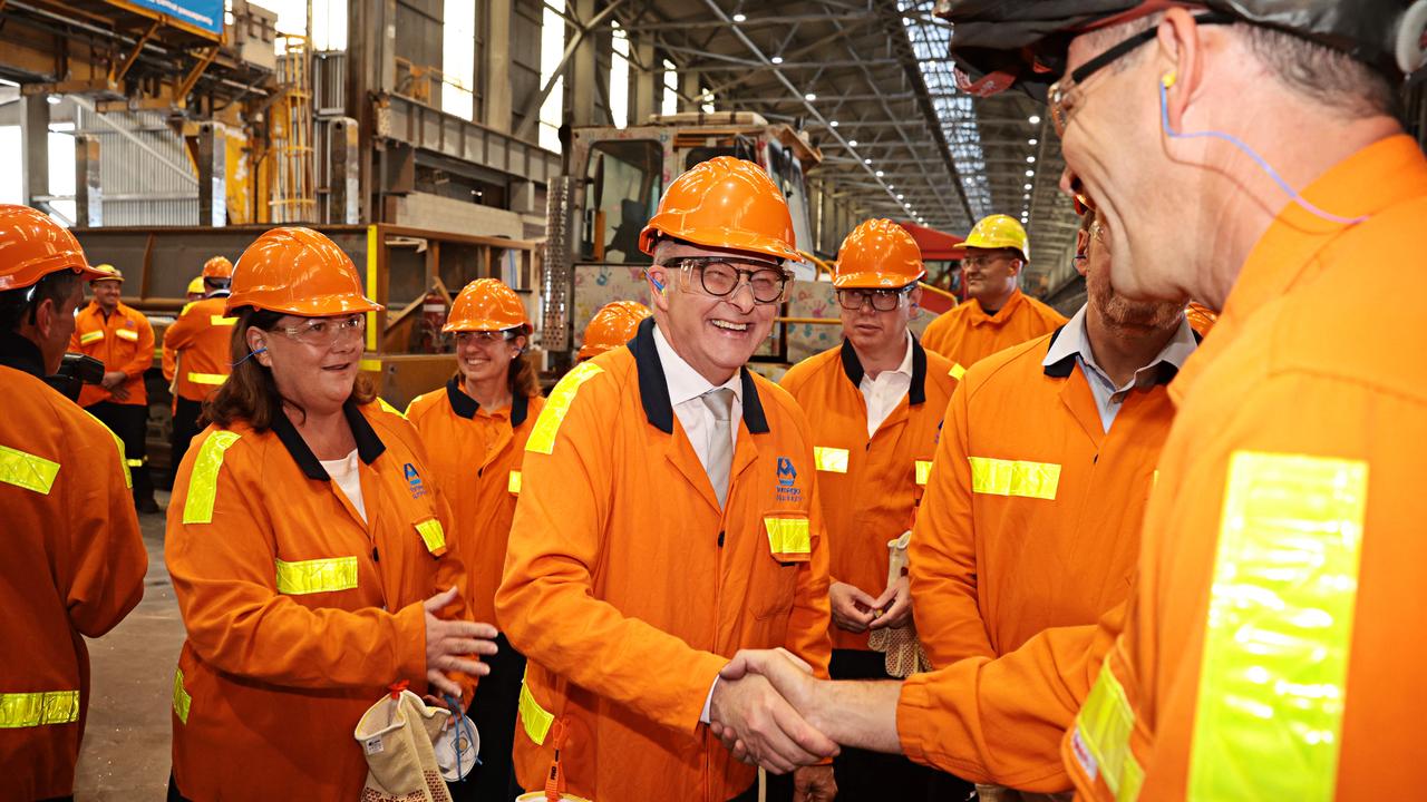 Prime Minister Anthony Albanese speaking to workers at Tomago. Picture: NewsWire/ Adam Yip