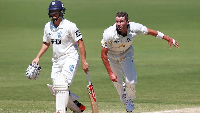 Peter Siddle is hoping to lead Victoria to another Sheffield Shield title. Picture: Getty Images
