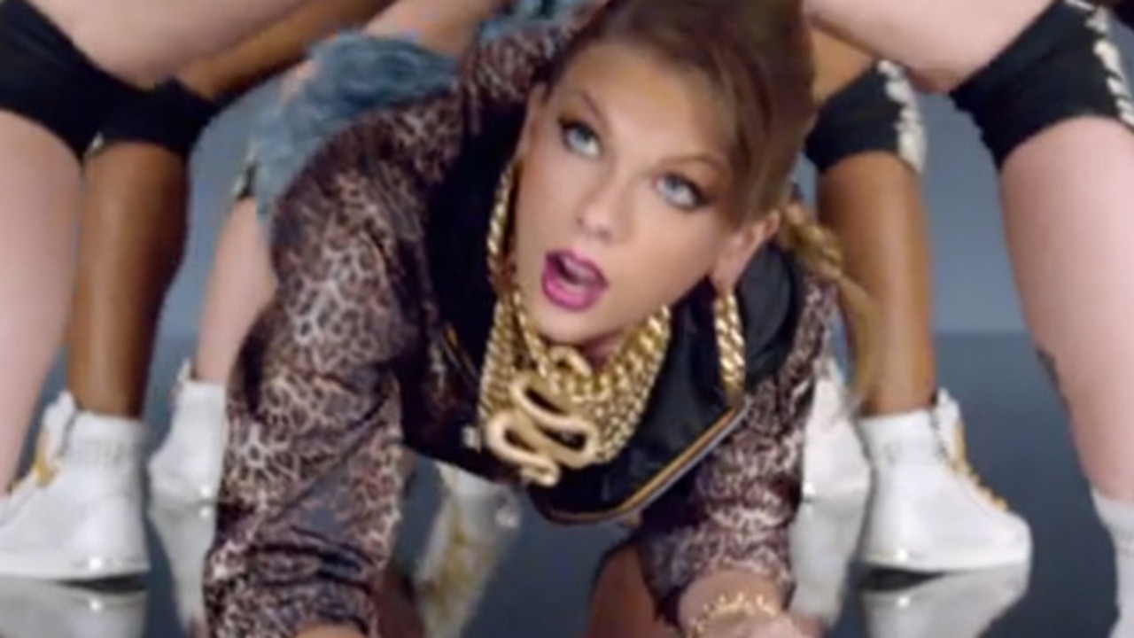 Taylor Swift in the Shake it Off video clip.