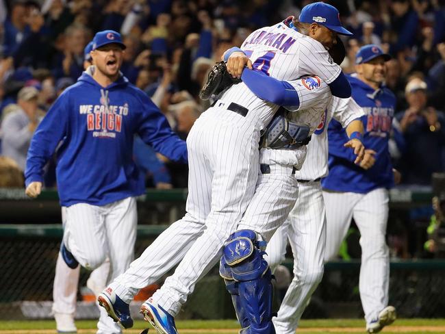 Steve Bartman receives 2016 Chicago Cubs World Series Championship ring