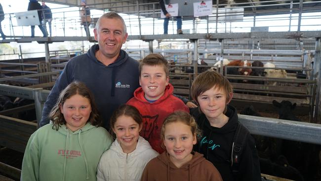 Kernot-based family Brendan Phillips, who was buying at the sale, with his children Matilda, Lachlan and Sophie Phillips, and their cousins Laura and James Jacobs.