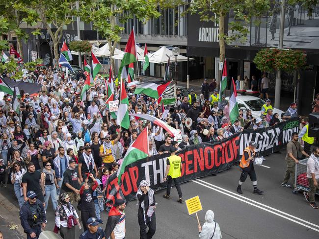 SYDNEY, AUSTRALIA - NewsWire Photos - JANUARY 19, 2025: Free Palestine rally through the streets of Sydney from Hyde Park.Picture: NewsWire / Simon Bullard.