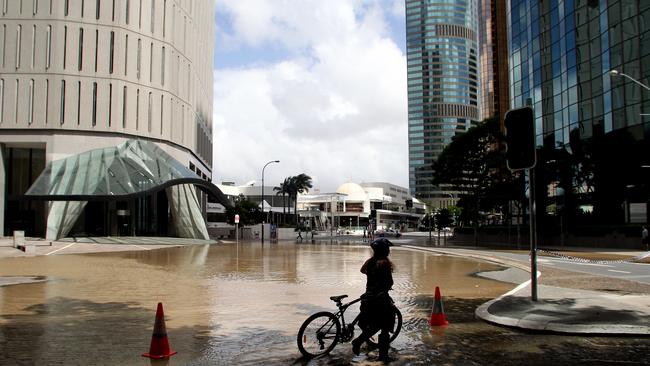By January 12 many of the roads through the CBD had been cut off by floodwaters.