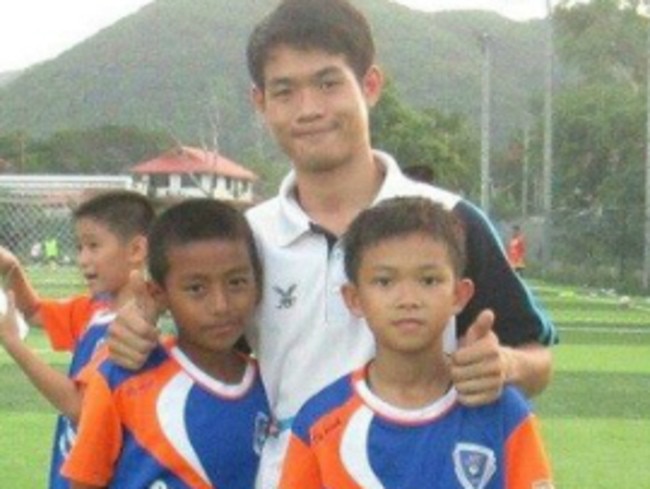 Ekkapol Chantawong and some of the boys who come from stateless families in the border region.