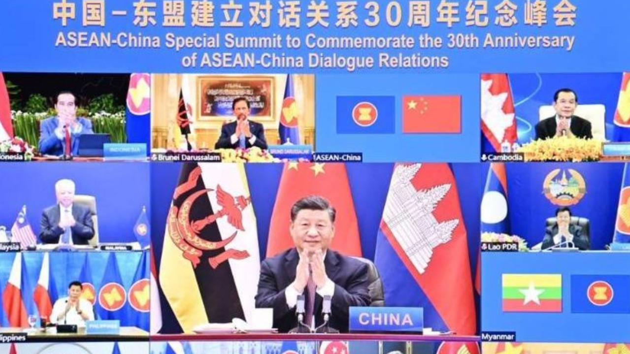 Xi Jinping makes a rare public appearance alongside other ASEAN leaders.